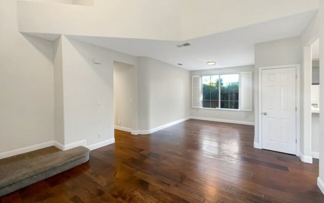 Foto del edificio - 2401 NW 7th St