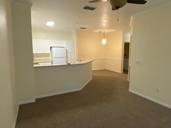 Building Photo - Condo for rent