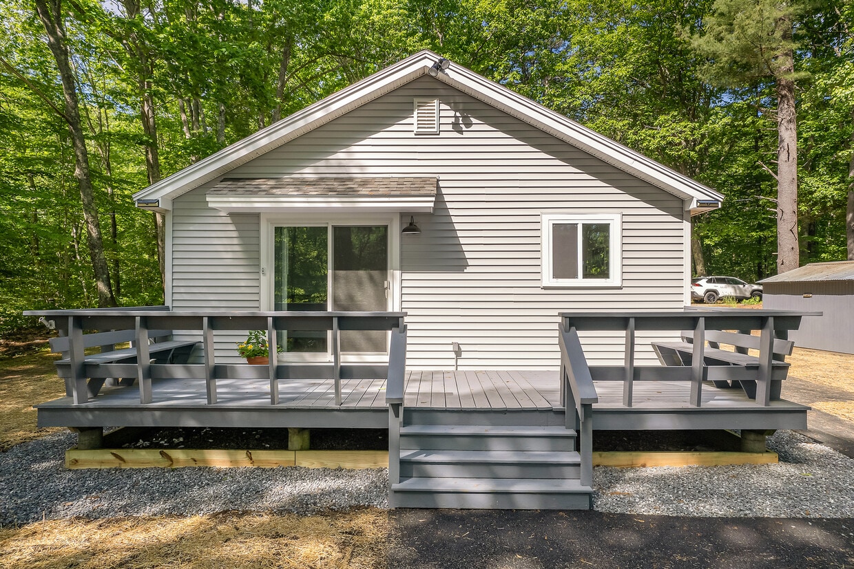 Welcome to 9 Middle Pond Rd! - 9 Middle Pond Rd