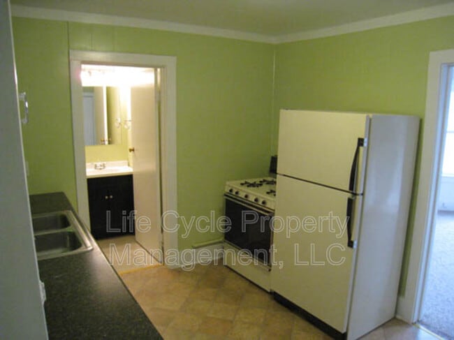 Foto del edificio - 815 College Ave NE