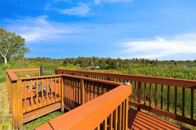 Building Photo - 3705 Seminole Dr