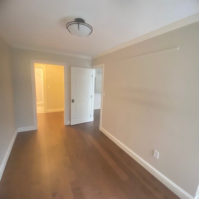 Building Photo - 145 Pinckney St