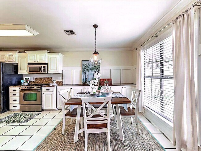 Foto del edificio - 3 Bedroom Single Family Home in Lafayette