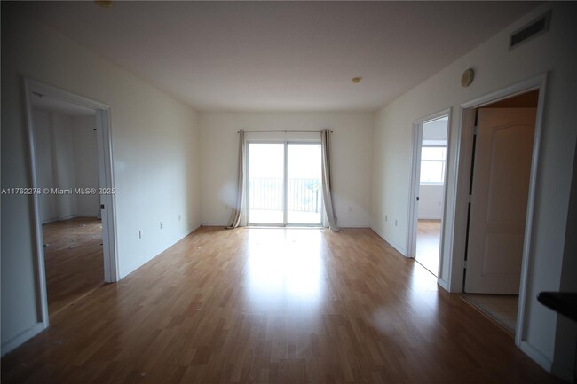 Building Photo - 1627 SW 37th Ave