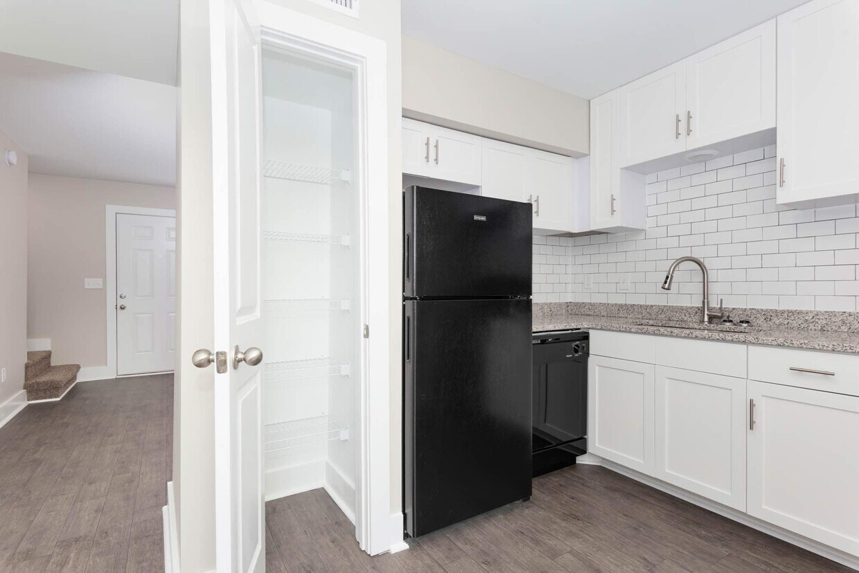 The Hills at Oakwood Apartment Homes Apartments 4827 Jersey Pike