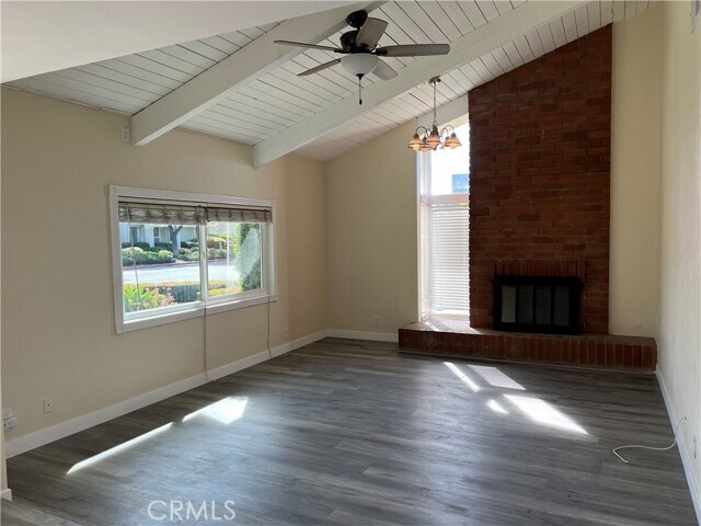 Building Photo - 2 Woodrush