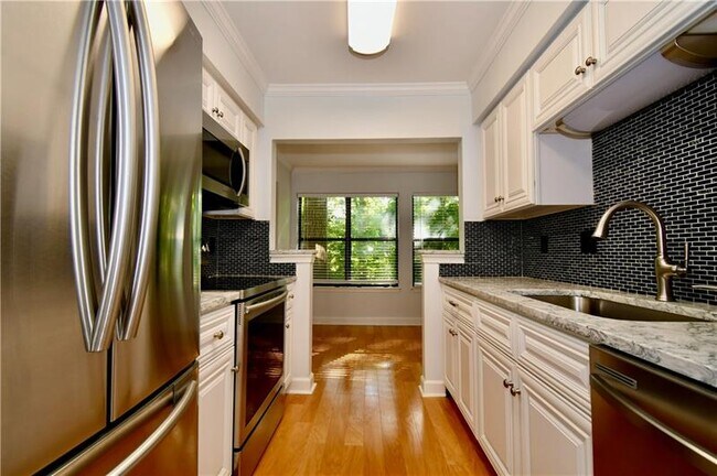 Building Photo - 1108 Old Hammond Chase
