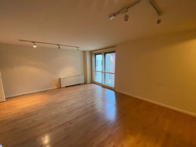 Foto del edificio - Centrally Located Dupont Circle at the Imperial House 1 Bed in the heart of it all! Utilities inc...