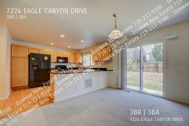 Foto del edificio - 3 bedroom home with AC