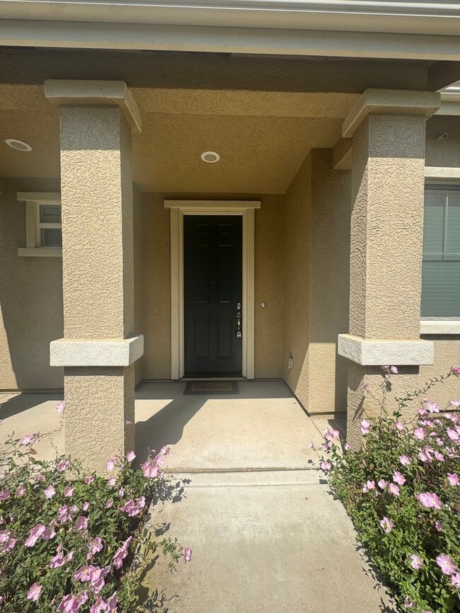 Building Photo - 72 Crystalwood Cir