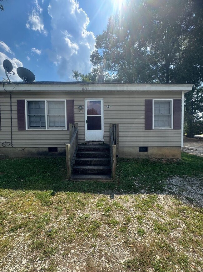 Building Photo - 421 Cokesbury St