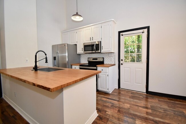 Building Photo - 3 Bed, 2 Bath Home in Ruston