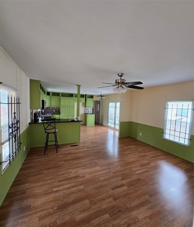 Building Photo - 8779 Pin Oak Dr