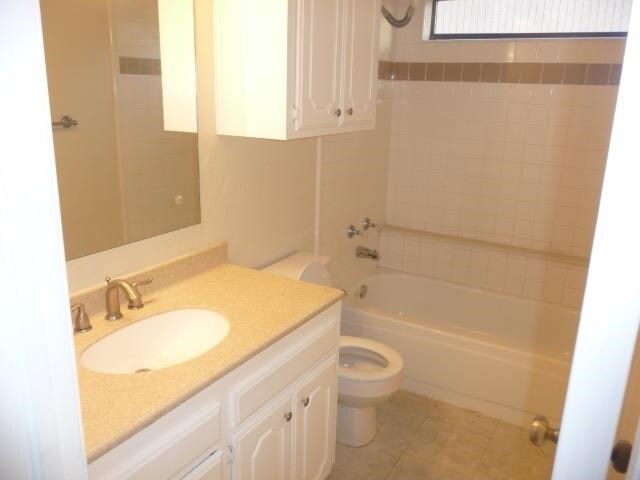 Foto del edificio - 114 SE Trenton Rd