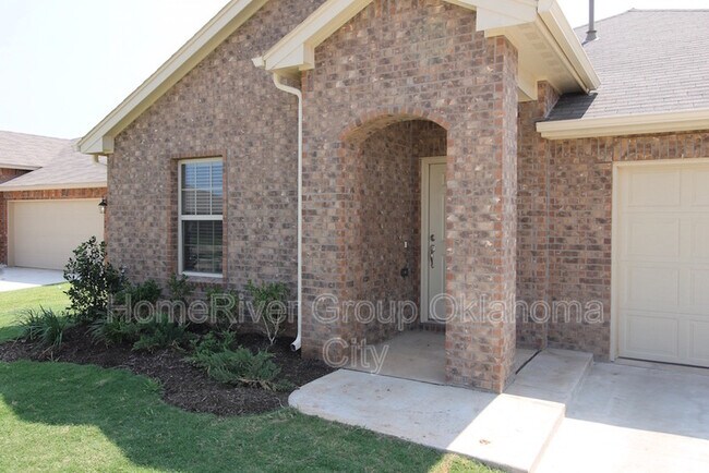 Building Photo - 2420 Ressie Ln