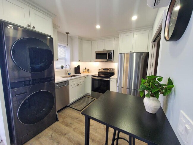 Foto del edificio - 1111 Atwells Ave