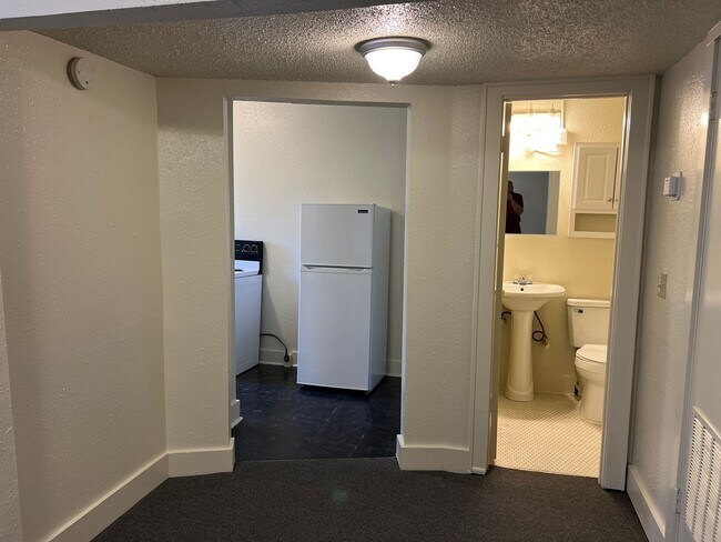 Foto del edificio - Updated Studio in the Paseo District