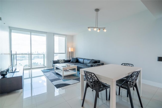 Building Photo - 253 NE 2nd St