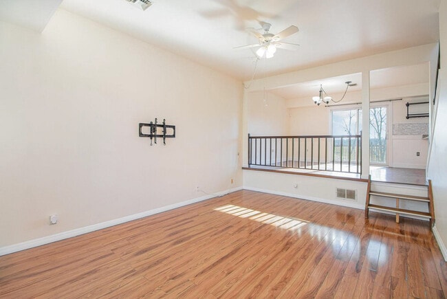 Building Photo - 6280 Spring Knoll Dr