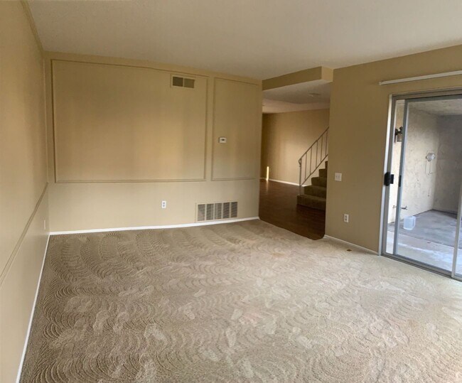 Foto del edificio - Cypress 2 Bed Townhome - 2 Car Garage - Gorgeous - Amenities Galore!!!!!