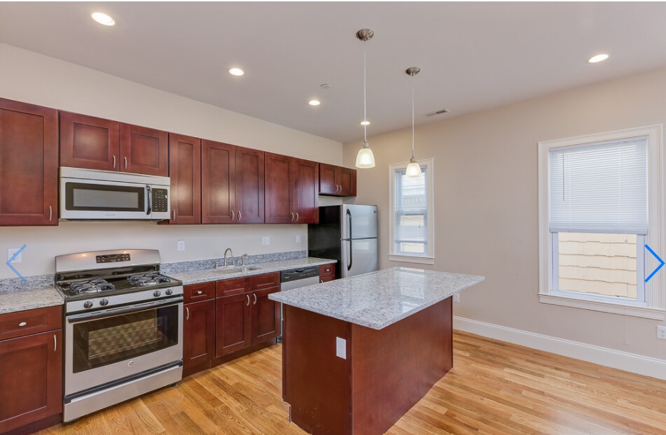 Primary Photo - 360 Meridian St