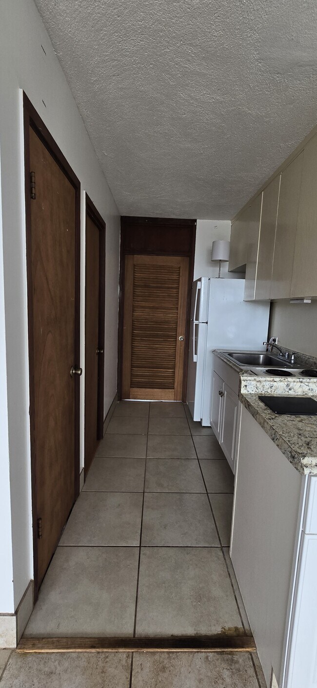 Foto del edificio - 1710 Makiki St