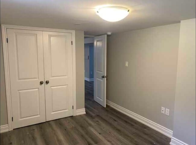 Photo du bâtiment - 282 E 33rd St