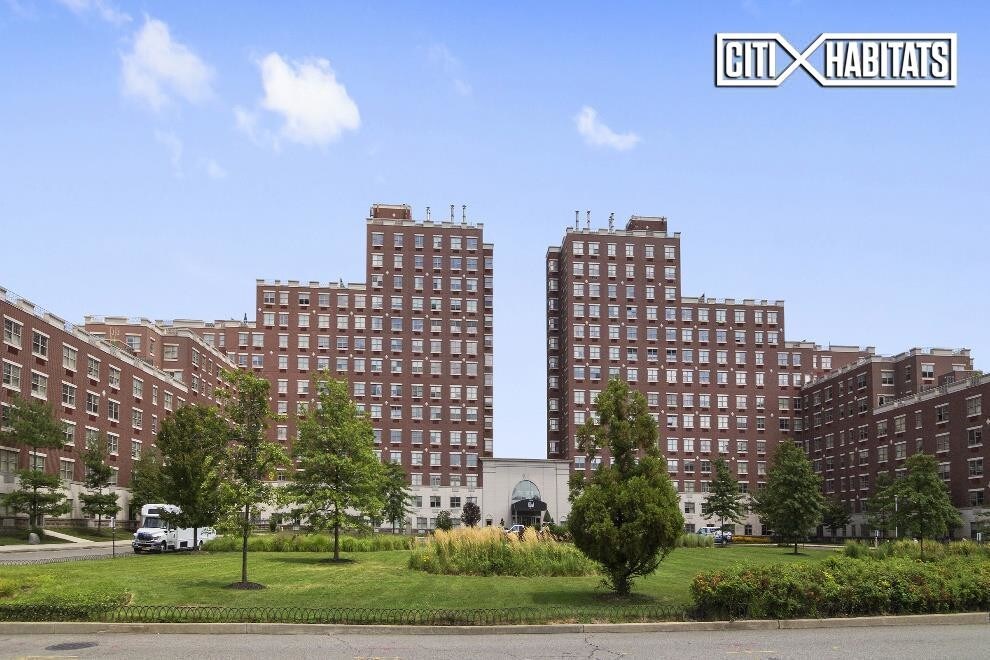 Foto principal - 7525 153rd St