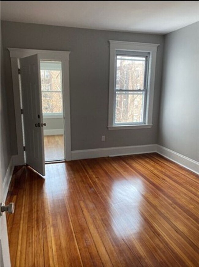 Photo - 190 Kelton St Apartment