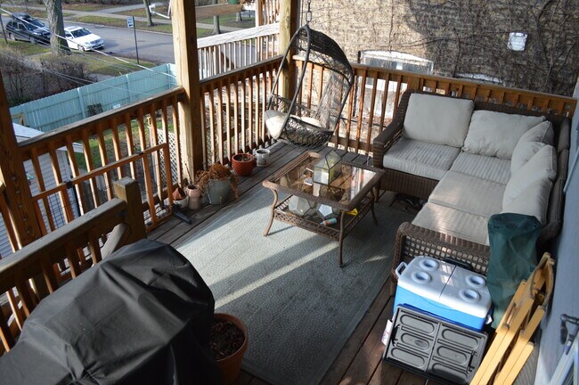 Back Porch - 3755 W Irving Park Rd