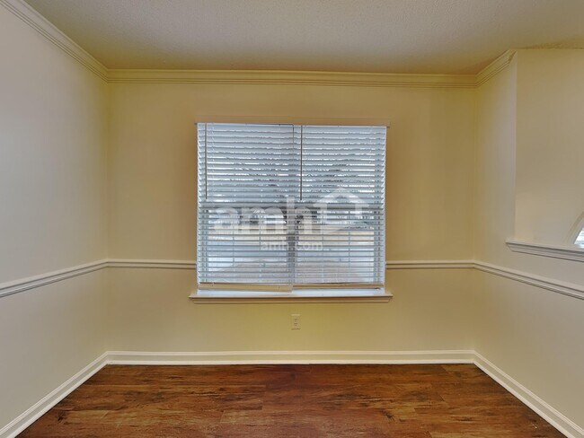 Foto del edificio - 30 Cheyenne Dr