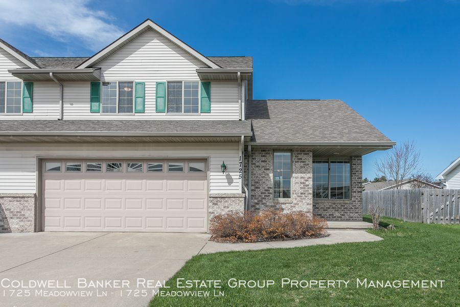 1725 Meadowview Ln Apartment for Rent in Little Chute, WI
