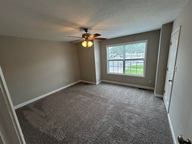 Building Photo - 255 Audley Ave