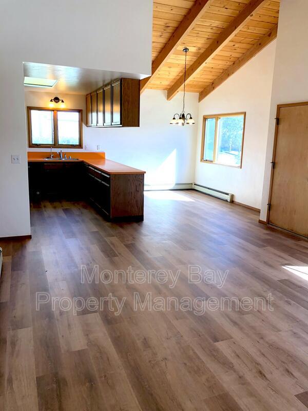 1035 Seventh St Unit B, Monterey, CA 93940 Condo for Rent in Monterey