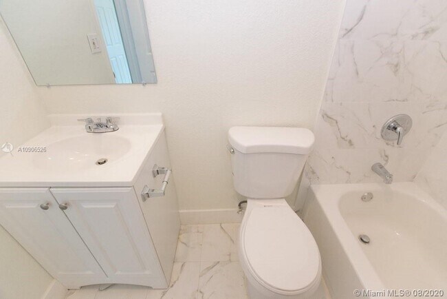 Foto del edificio - 238 NW 14th St
