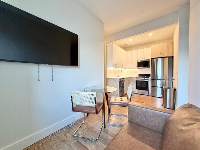 Foto del edificio - Nice room in a good neighborhood