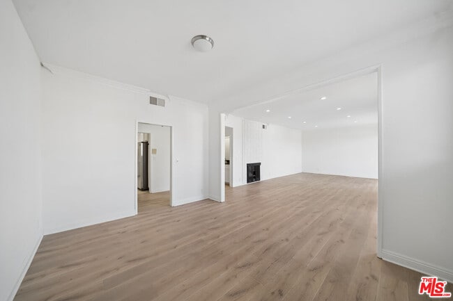 Foto del edificio - 333 S Elm Dr