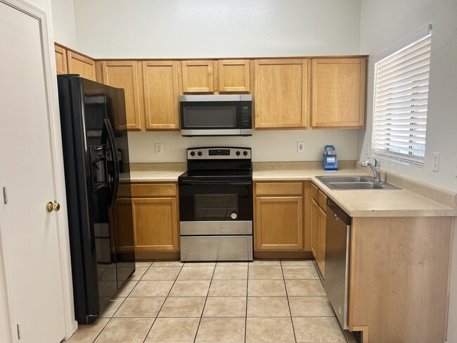 Building Photo - 14920 W Acapulco Ln
