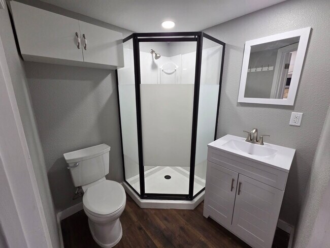 Foto del edificio - 1120 Rigsby Ave