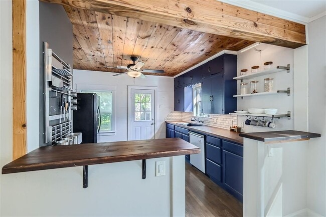 Building Photo - 5314 Aurora Dr