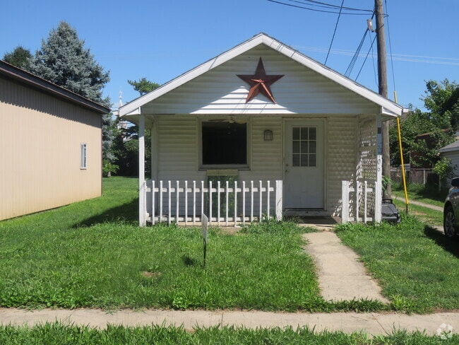 Building Photo - 106 E Walnut St
