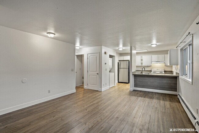 Building Photo - 1125 Nelchina St