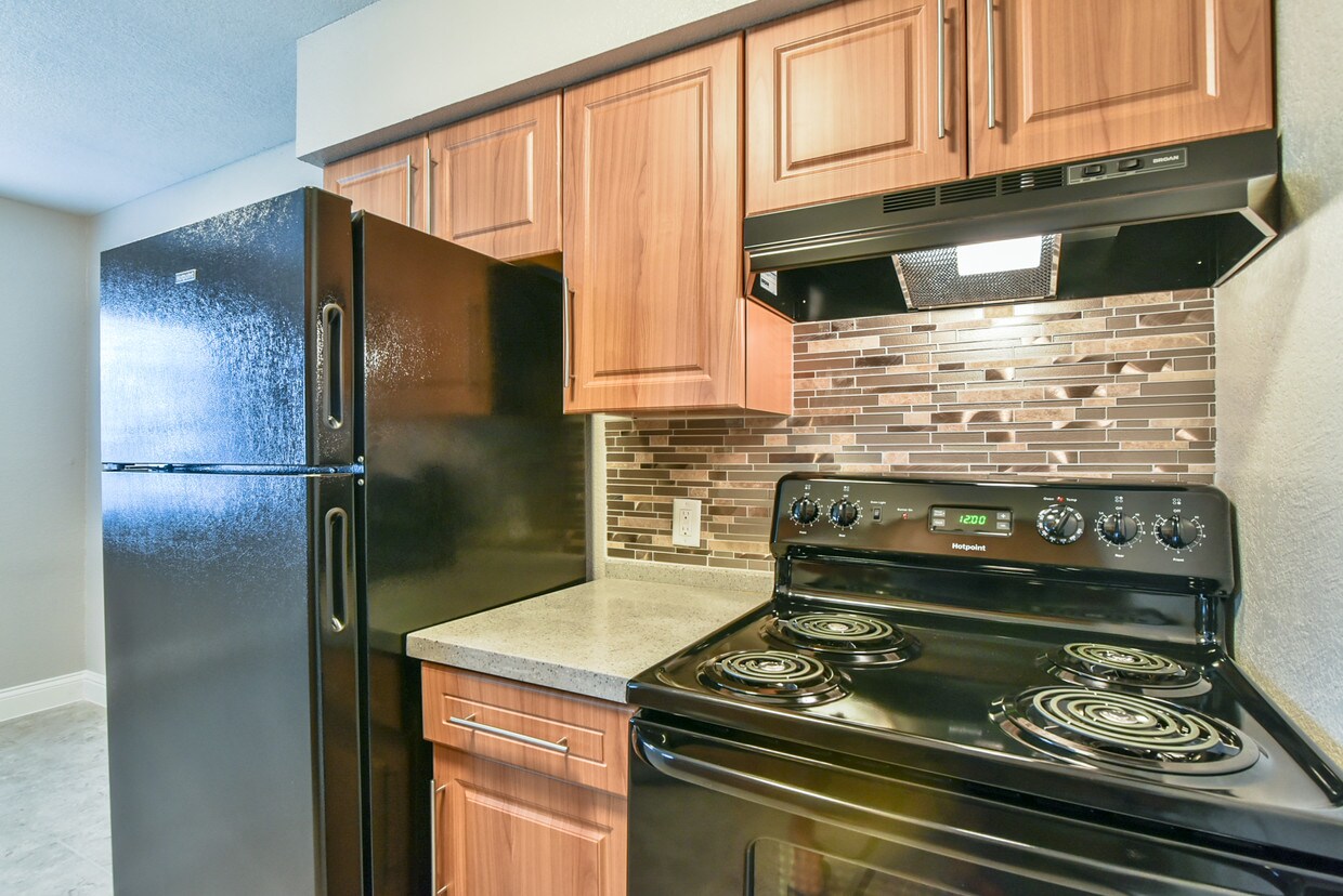Waverly at Wolf Creek Apartments in Dallas, TX