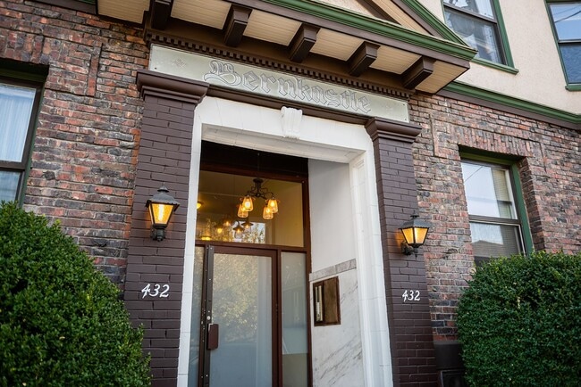 Building Photo - BK Bernkastle Apartments