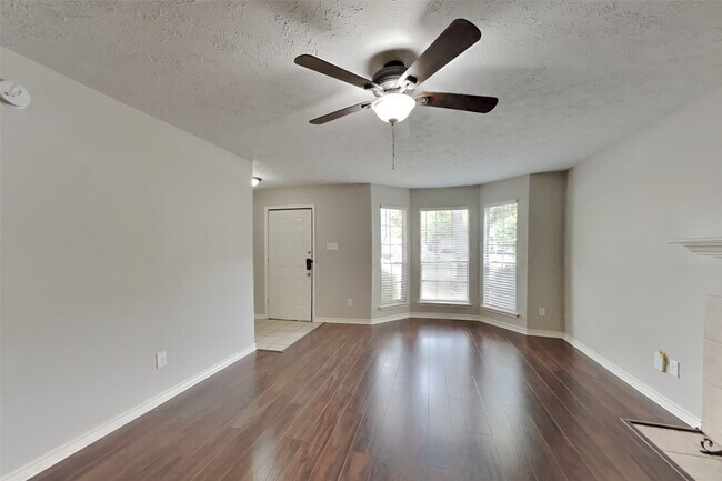 Foto del edificio - 21504 Palace Pines Dr