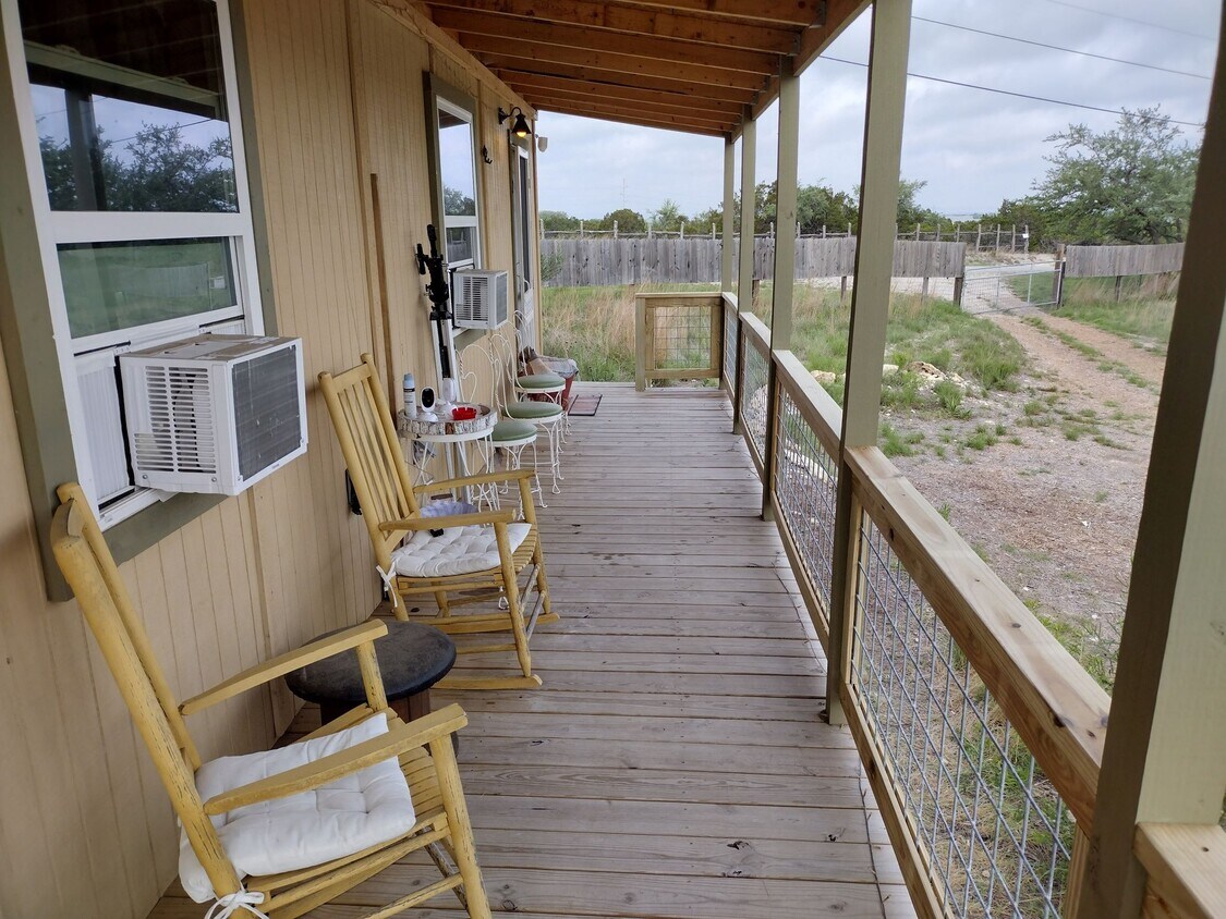 2135 Broad Oak Dr, Bandera, TX 78003 House for Rent in Bandera, TX