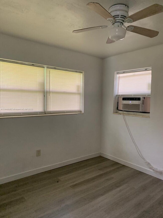 Foto del edificio - 171 NW 70th St