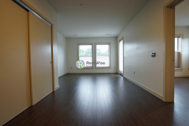 Building Photo - 400 Langley Rd
