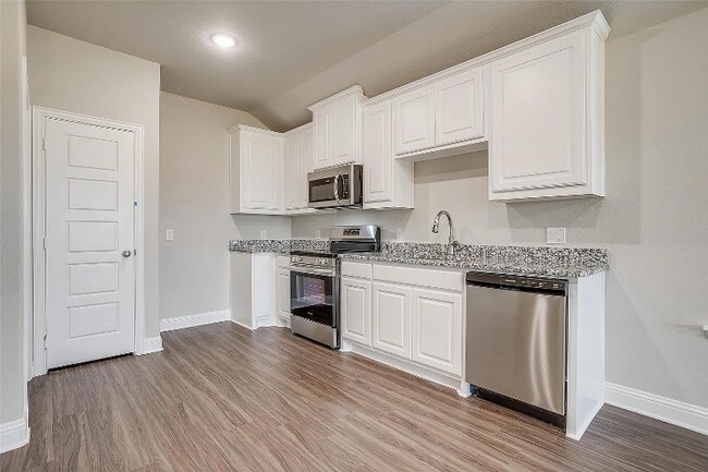 Building Photo - 1408 Alexandria Dr
