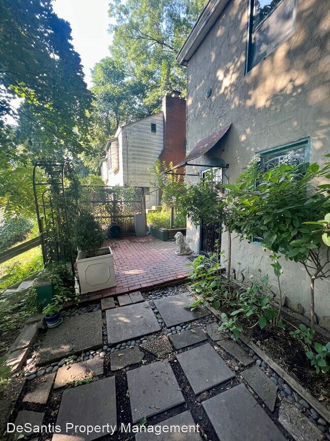 Building Photo - 1 br, 1 bath House - 17 Prospect Street